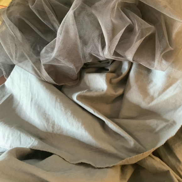 Light gray layered tulle skirt ~ wide waistband parties-weddings- wear w shawl - Picture 5 of 8